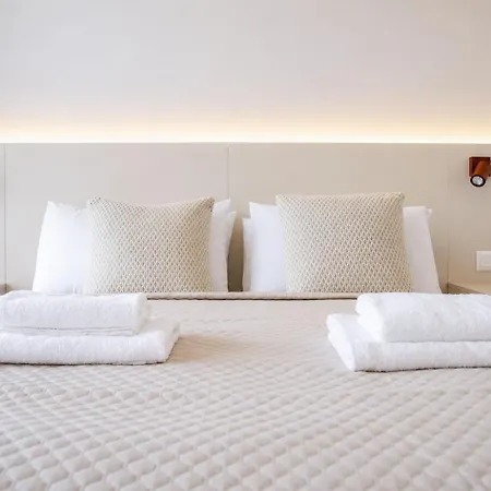 Luxury Infiniti - Free Parking Apartmán *